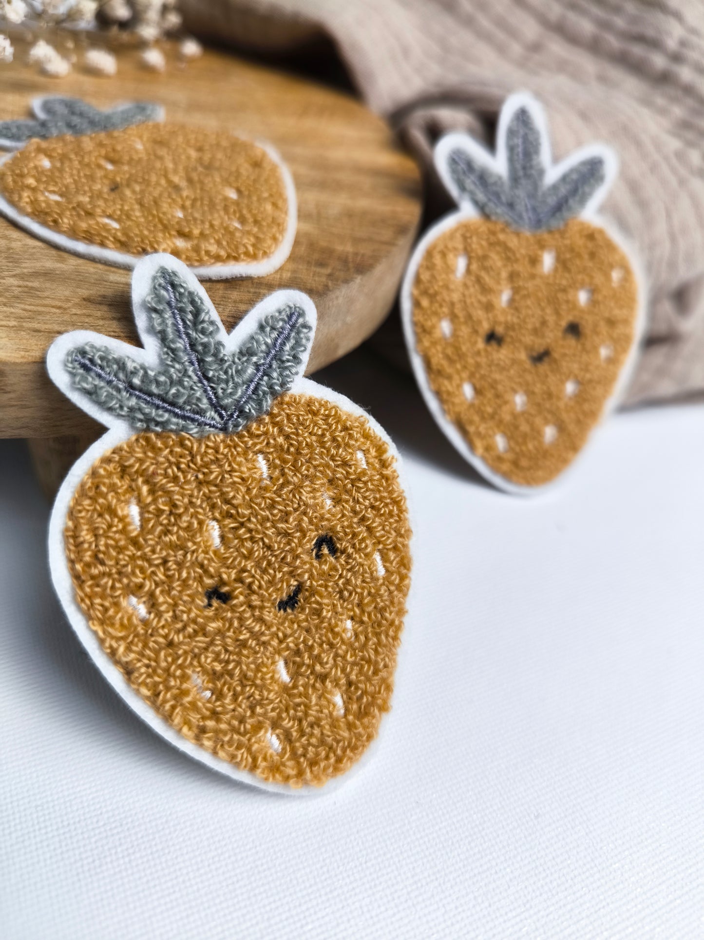 Chenille Patch "Erdbeere"
