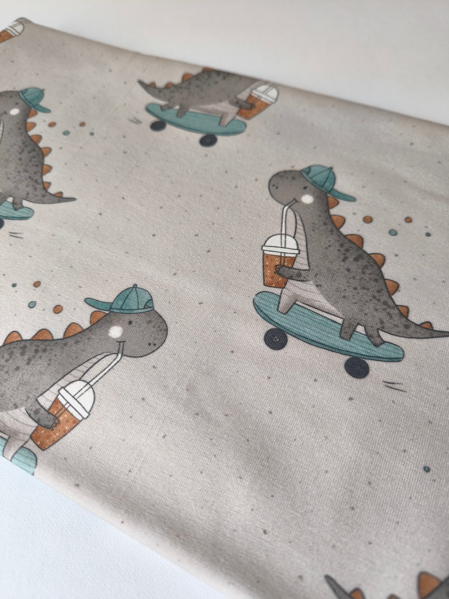 Skater Dino