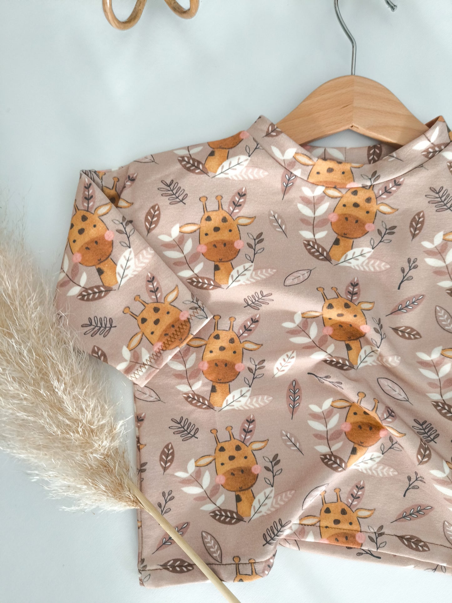 Easy Sweater Lovely Giraffe Gr. 74