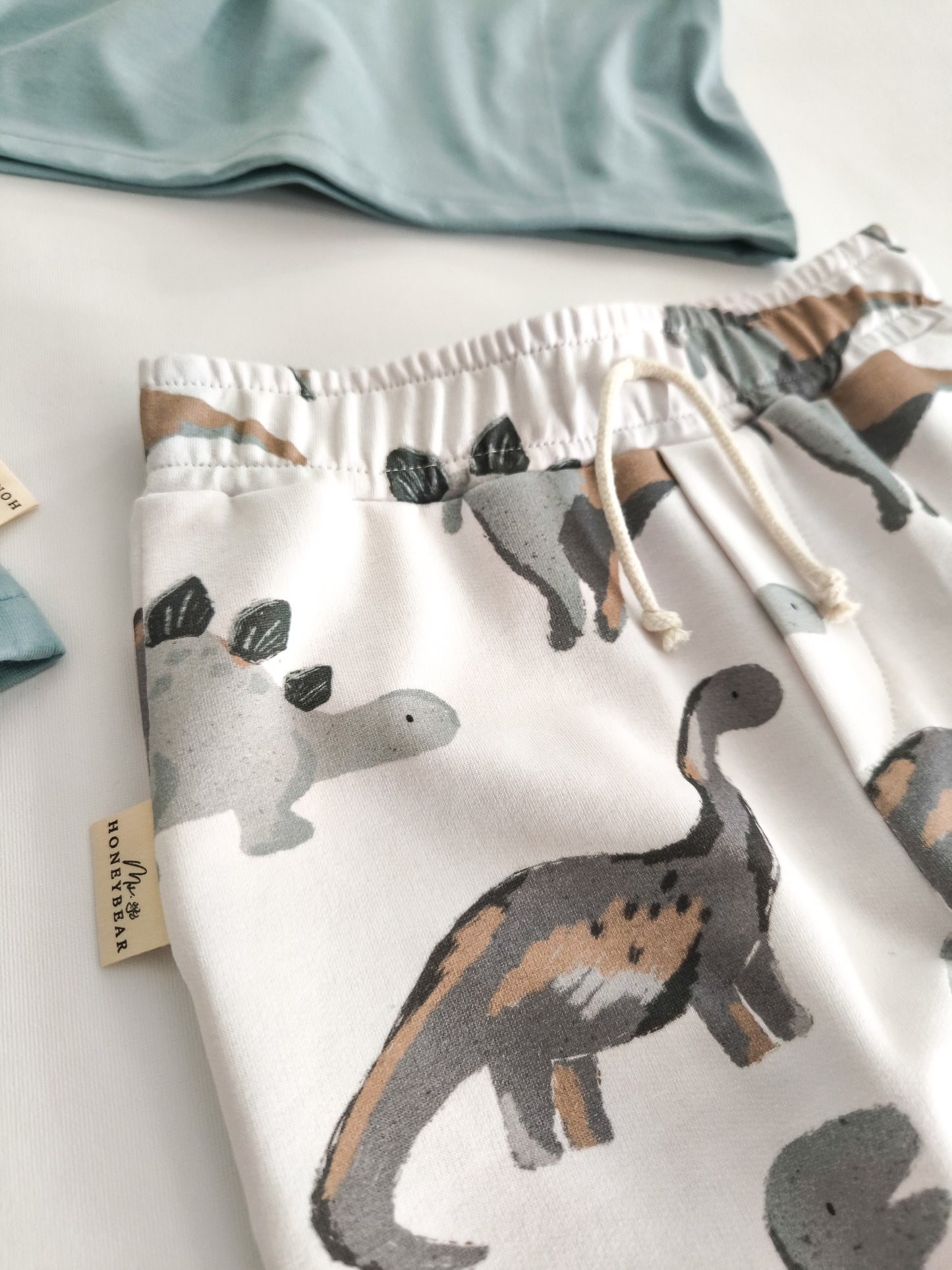 Shirt Schnuffel Biggy Dino Größe 104 mit Chenille Patch und Brusttasche