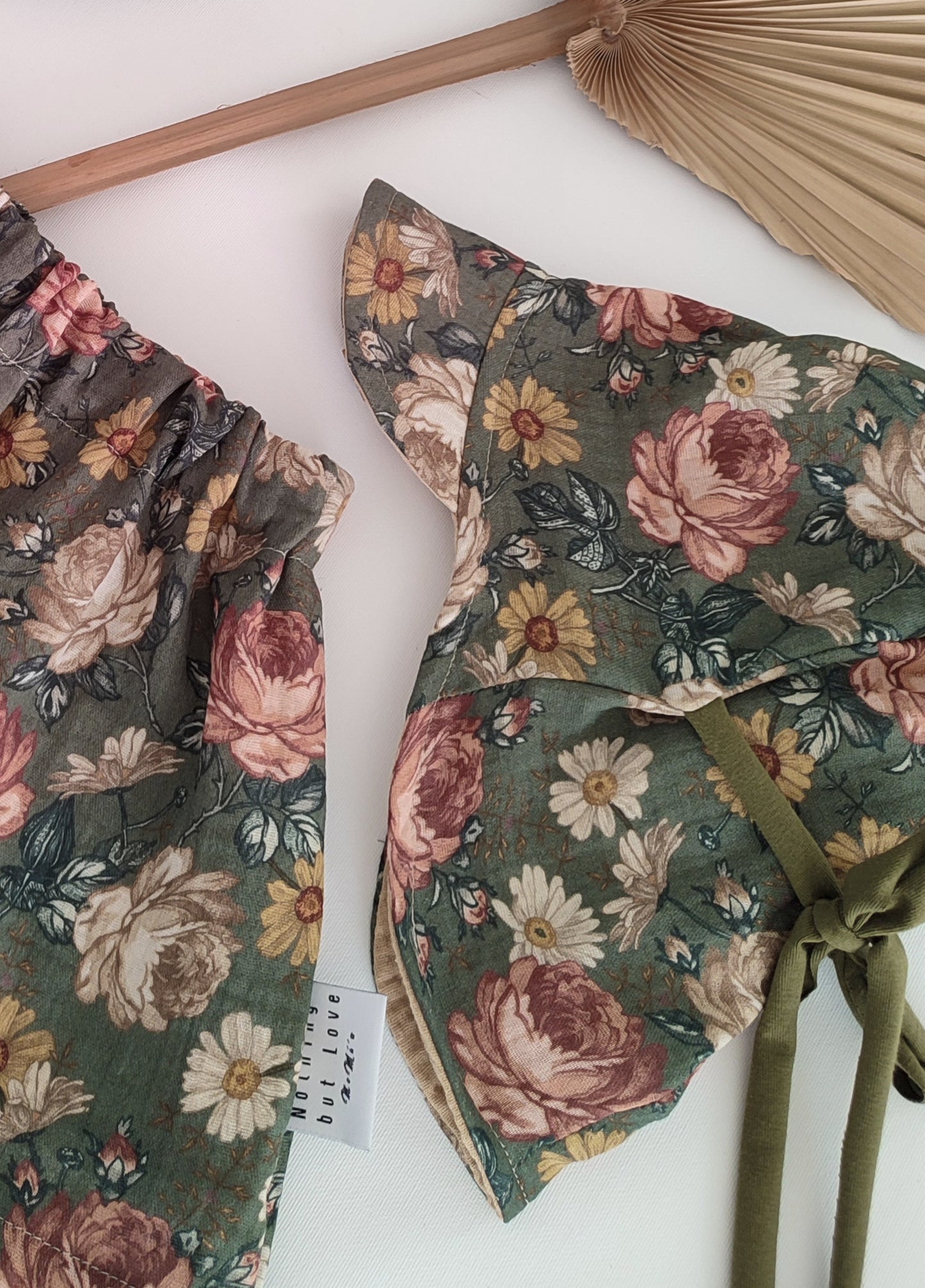 Musselin Sonnenmütze mit Nackenschutz "Wildflower" 4-18 Monate
