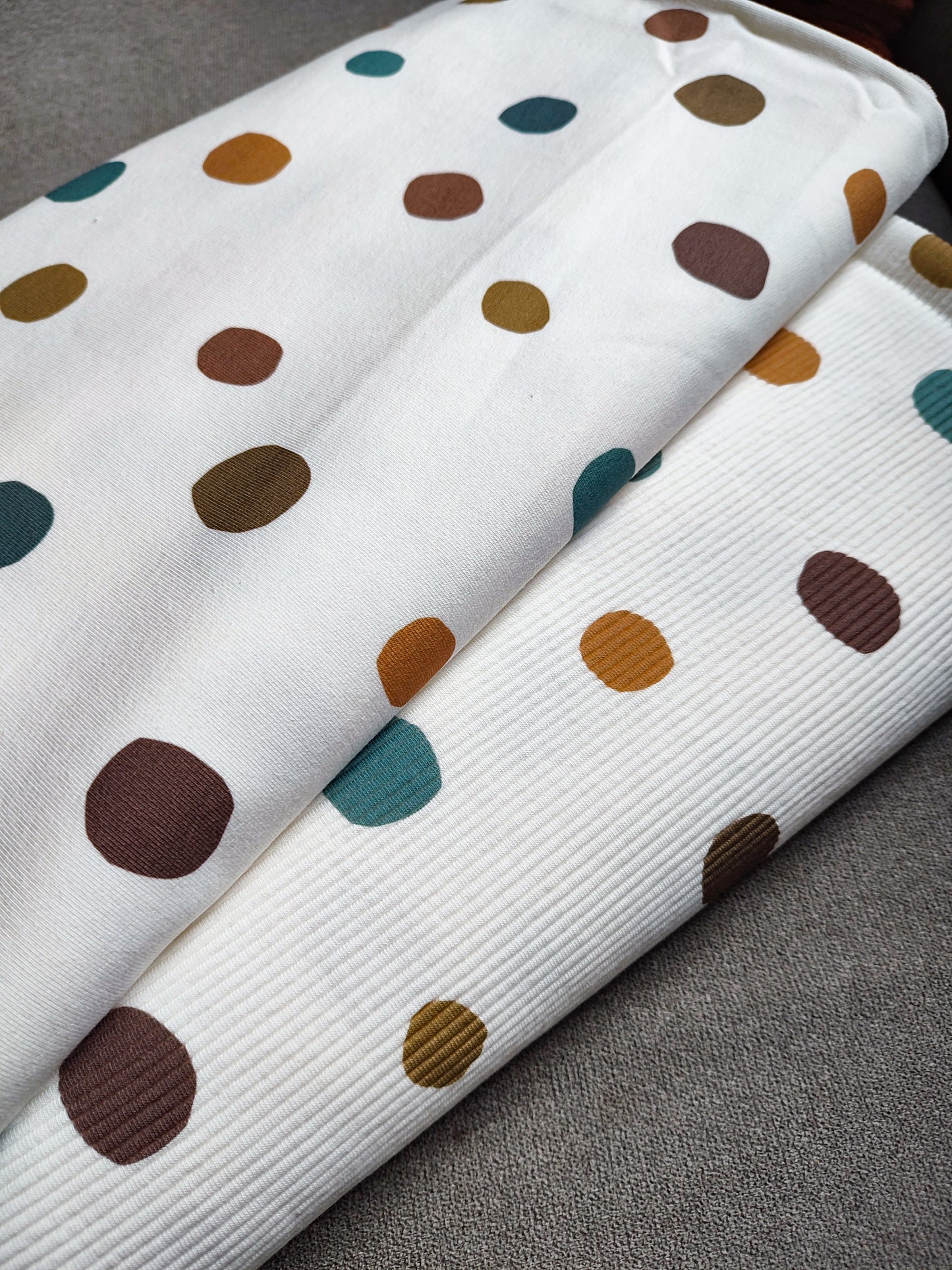 Hollow Dots