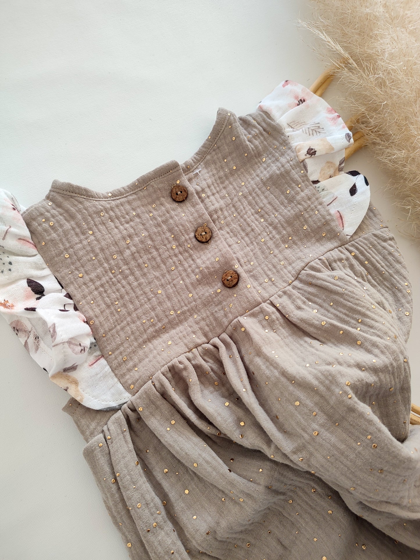 Cutie Romper Beige /Wildflower Gr. 6-12 Monate