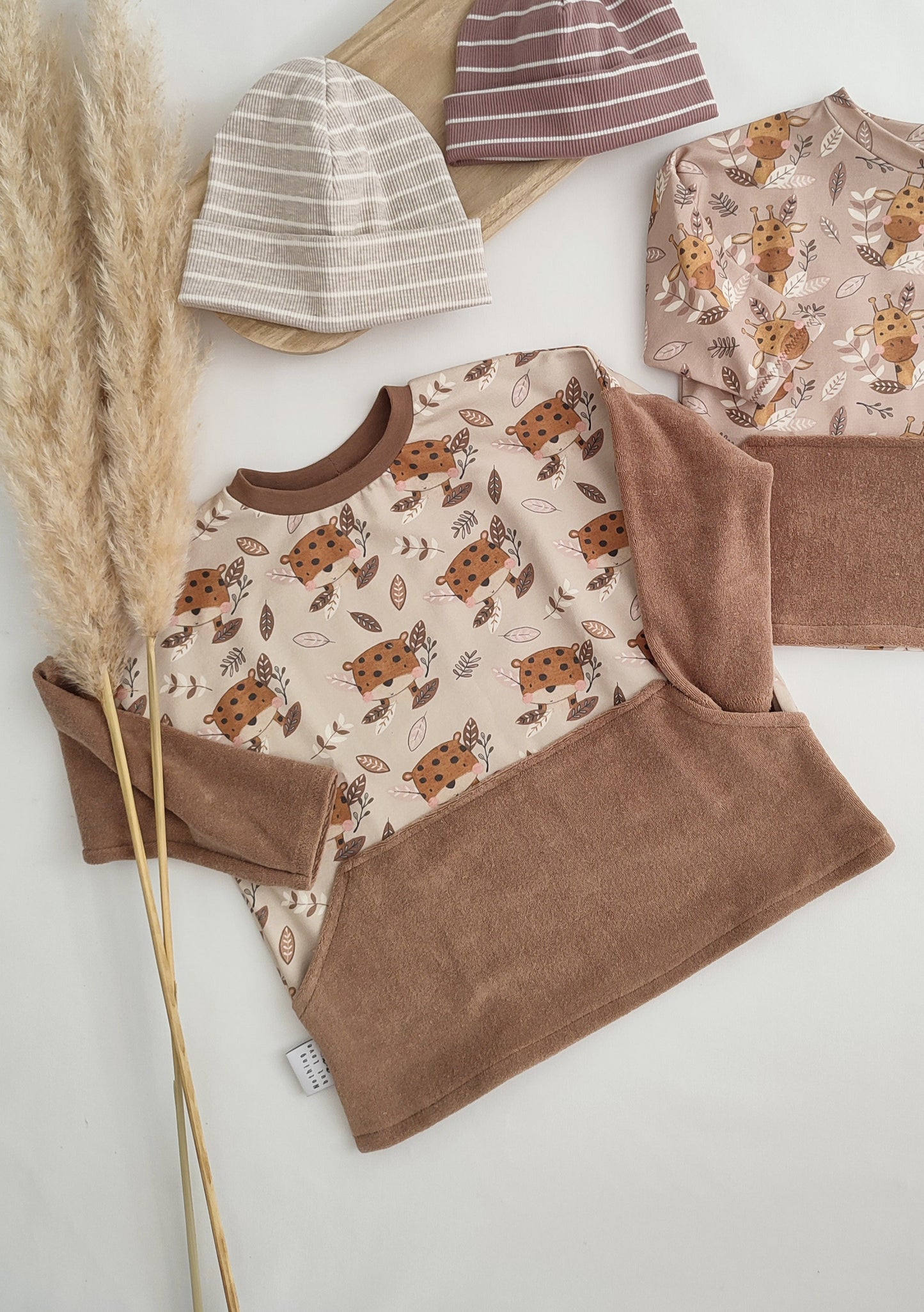 Easy Sweater Cutie Leo Gr. 104 mit Bauchtasche